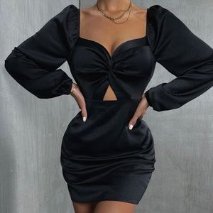 Neck cut out dress in black